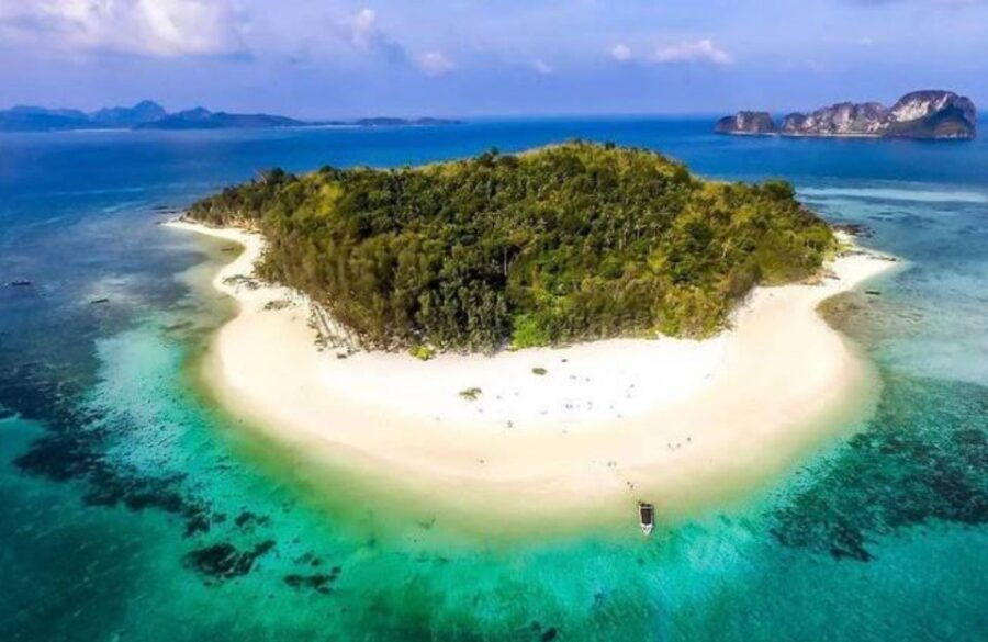 Phiphi Bamboo Island One Day Trip