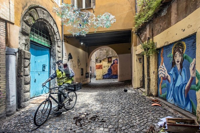 Photo Tour: Craft Shops and Hidden Corners Around Campo De Fiori - Good To Know