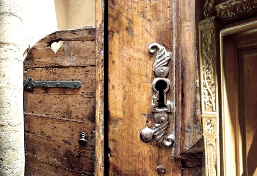 Photographic and Historical Workshop of Old Lyon - Good To Know