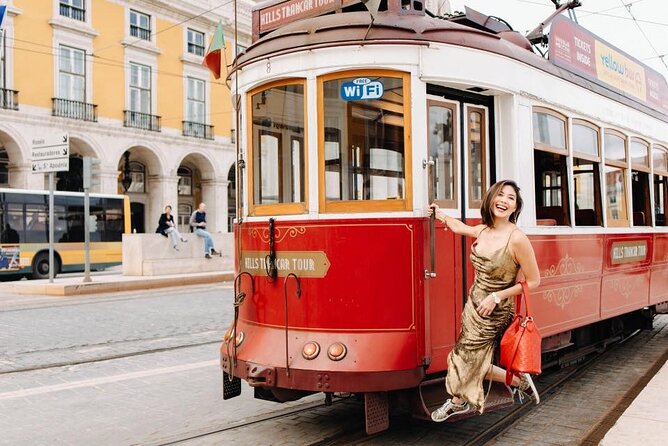 Photoshoot With a Professional Photographer in Lisbon