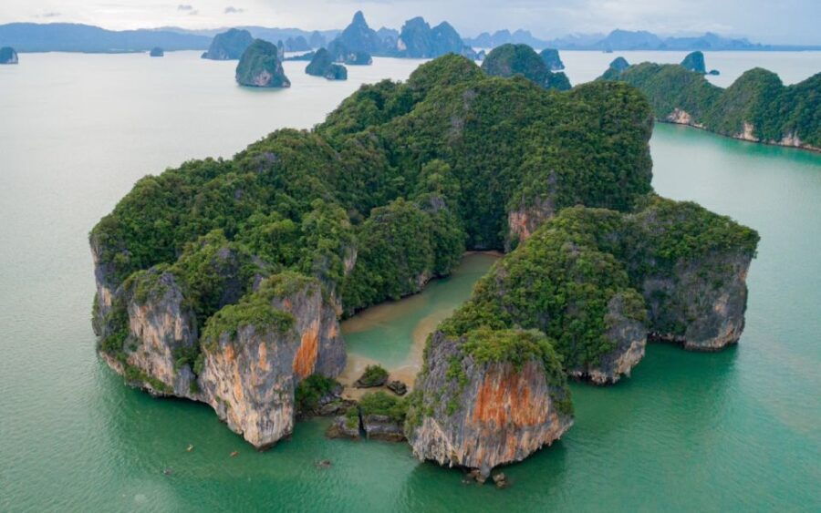 Phuket: James Bond and Laem Haad Beach by Speedboat
