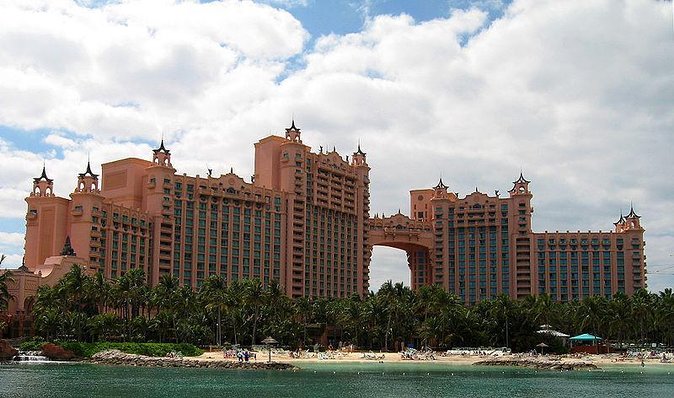 Pick up & Drop off Transfer From Anywhere in Nassau to Arawak Cay - Good To Know