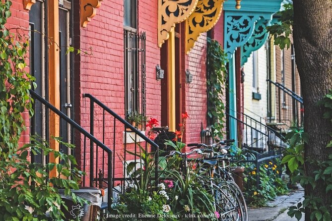 Plateau Mont Royal & The Mile End: Private 2.5-hour Walking Tour