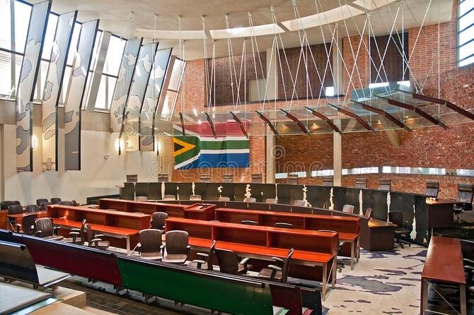 Political Prison Museum,Constitutional Court and Soweto Tour