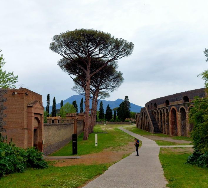 Pompeii: the Best Spot for Your Personal Card in Pompeii
