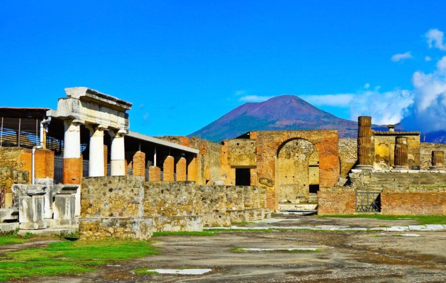 Pompeii: Tour With an Archeologist