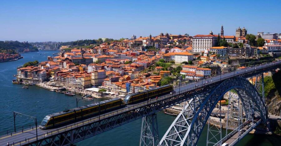Porto: Express Walk With a Local in 60 Minutes - Good To Know