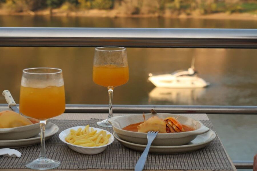 Porto: Francesinha Experience With Yacht Trip - Good To Know