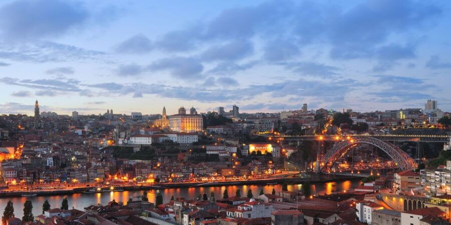 Porto: Night Tour With Traditional Dinner and Fado Show - Good To Know