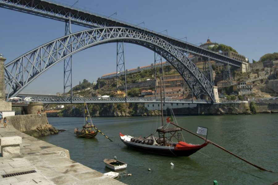 Porto to Lisbon Transfer With Tour Enroute - Cancellation and Reservation Details