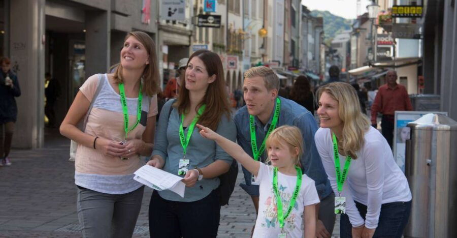 Potsdam: Scavenger Hunt, Sightseeing & Outdoor Escape Game
