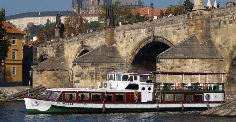 Prague: 2-Hour Lunch Cruise on the Vltava River - Good To Know