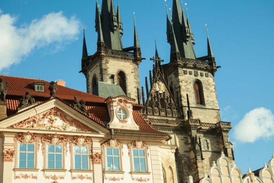Prague: 3-hour Old Town and Prague Castle Tour in German - Good To Know
