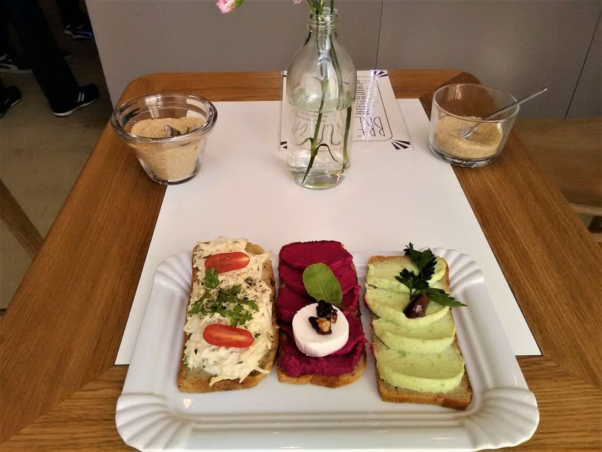 Prague: 4-Hour Vegetarian Food & History Tour