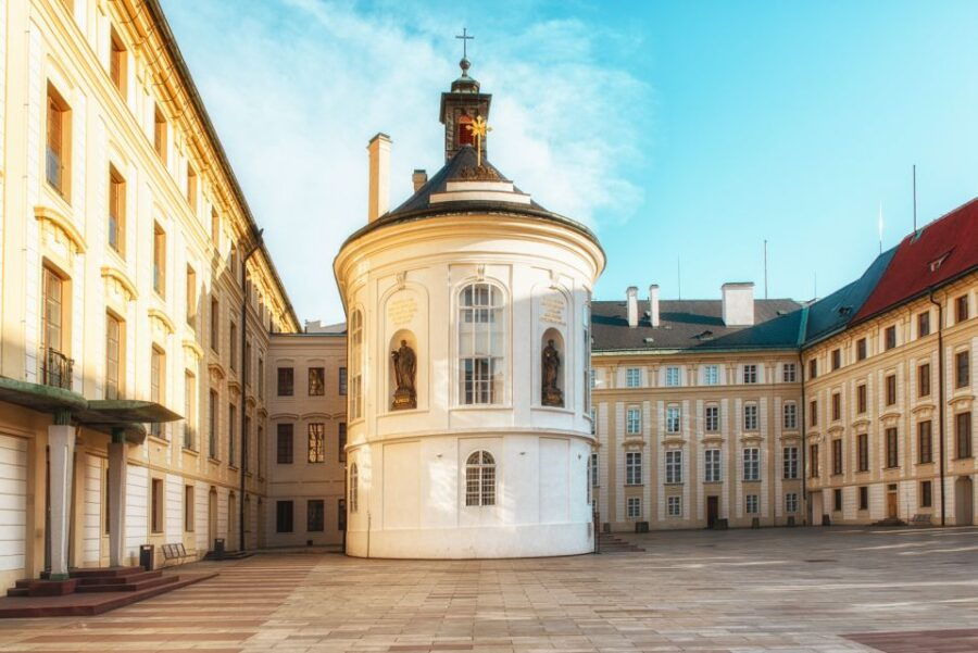 Prague Castle & Castle District: 2-Hour Guided Tour
