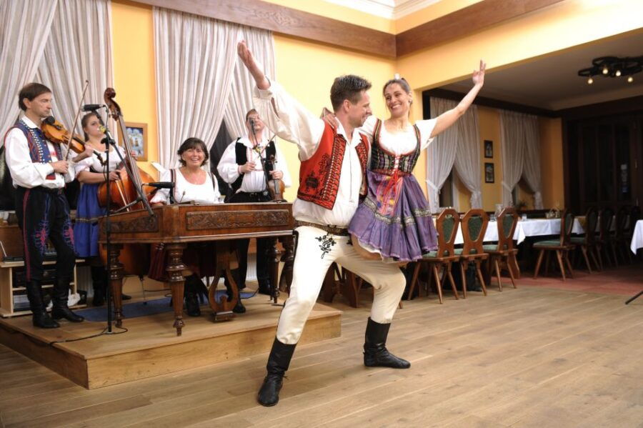 Prague: Folklore Evening With Music and Dinner - Good To Know