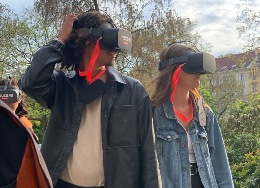 Prague: Immersive Walking Tour With Virtual Reality - Good To Know