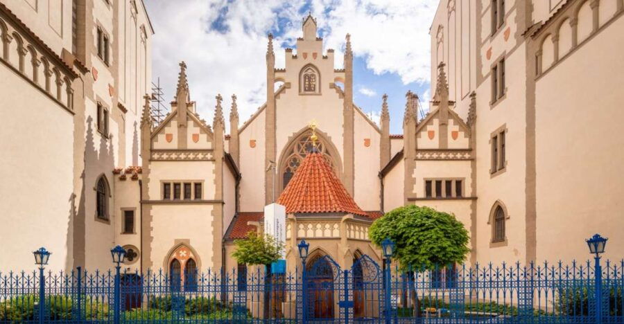 Prague Jewish Quarter Private Tour and Boat Cruise - Good To Know