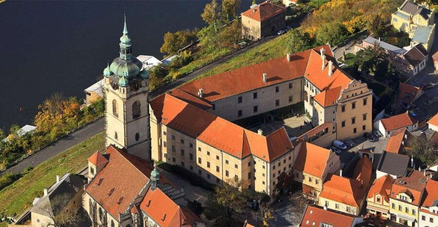 Prague: Melnik Chateau Day Trip With Wine Tasting - Good To Know