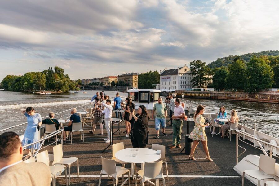 Prague: Sightseeing Dinner Cruise on Open-Top Glass Boat - Good To Know