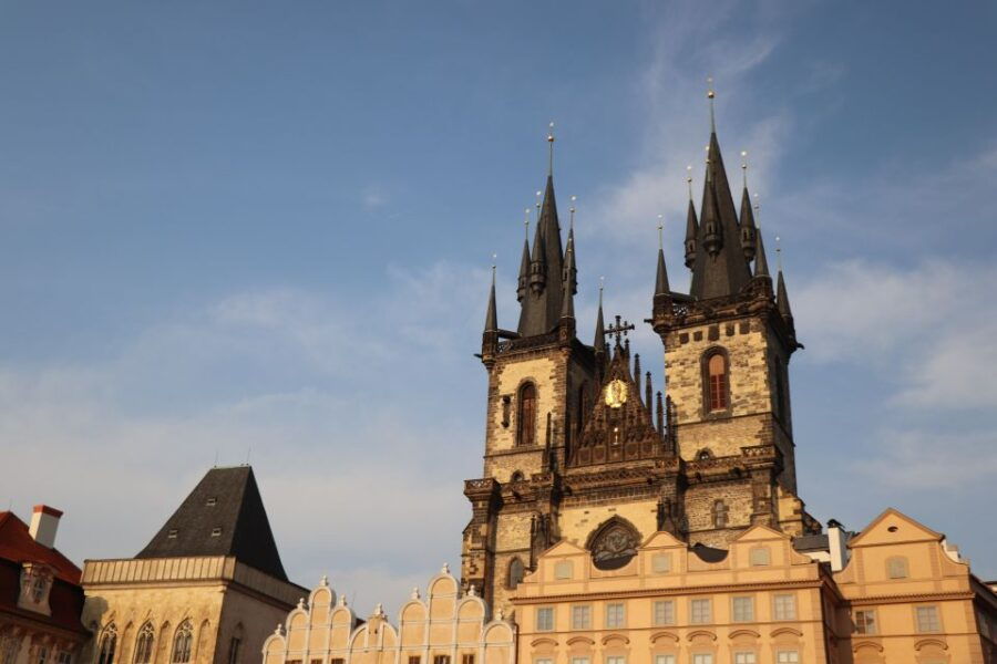 Prague: Vintage Car Ride and Walking Tour - Good To Know