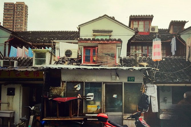 Private 2-Hour Shanghai Lanes and Alleyways Walking Tour