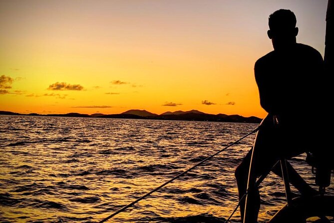 Private 2-Hour Sunset Sip and Sail in Cruz Bay