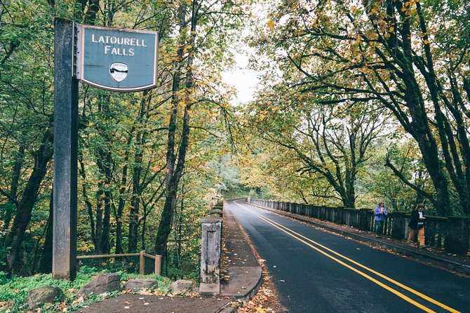 Private Afternoon Multnomah Falls and Gorge Waterfalls Tour