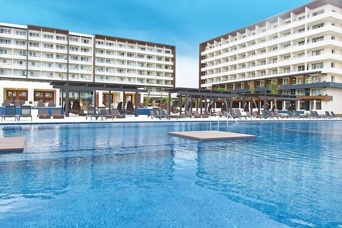 Private Airport Transfer to Royalton Blue Water Resort