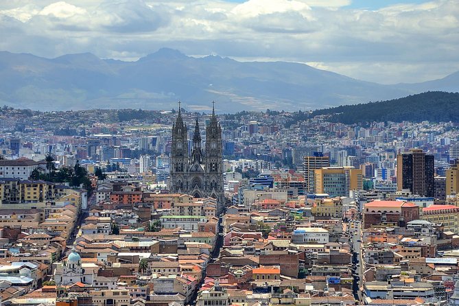 Private Arrival Transfer From Airport to Quito - One Way