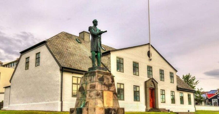 Private Bespoke 6-hour Reykjavik City Tour - Good To Know