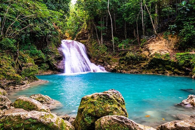 Private Blue Hole Waterfalls &Bamboo Rafting Experience Ocho Rios