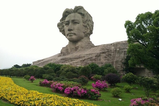 Private Changsha Day Tour: Yuelu Mountain, Yuelu Academy and Orange Island