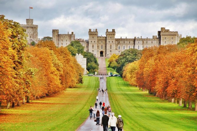 Private Chauffeured Minivan Tour to Windsor From London With a Licensed Guide - Good To Know