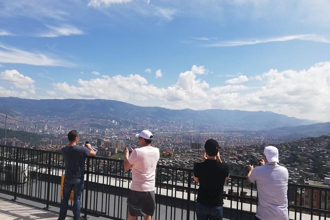 Private Comuna 13 Tour and Cable Car - Good To Know