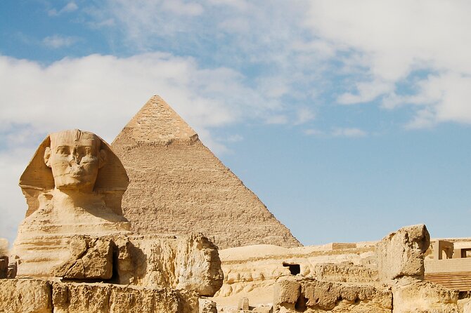 Private Day Tour to Giza Pyramids, Egyptian Museum and Bazaar