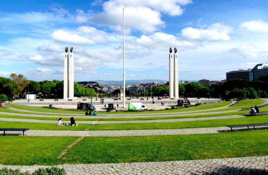 Private Day Trip Visiting Lisbon From West to East - Good To Know