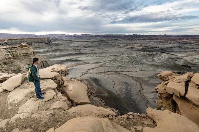 Private Factory Butte and Moonscape Overlook Guided Tour