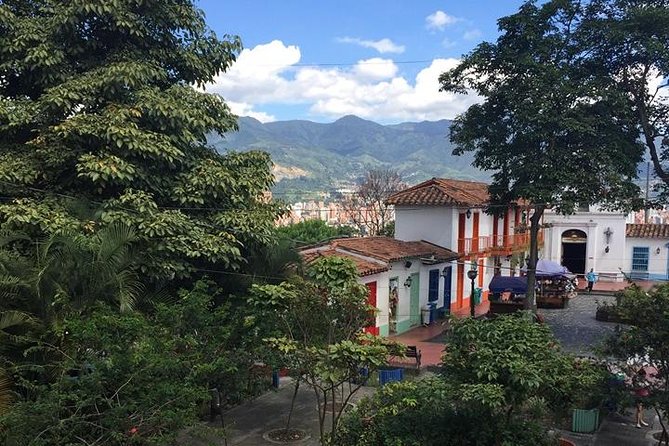 Private Full Day City Tour of Medellin