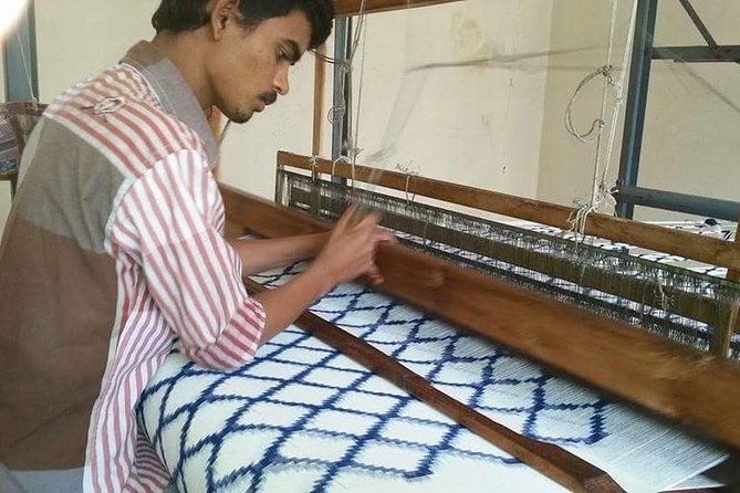 Private Full-Day Textile Tour Excursion From Hyderabad