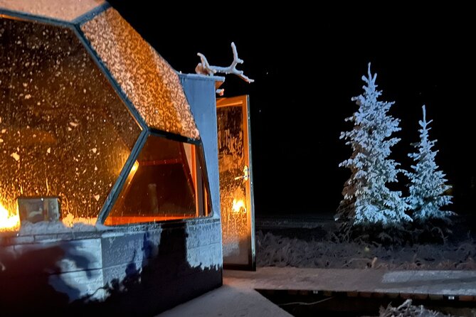 PRIVATE Glass Igloo Dinner Under Northern Lights - Scenic Dinner Setting