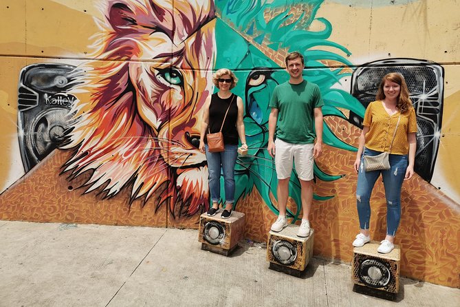 Private Graffiti Tour/Comuna 13, Exotic Fruit Tasting & Cable Car Ride - Good To Know