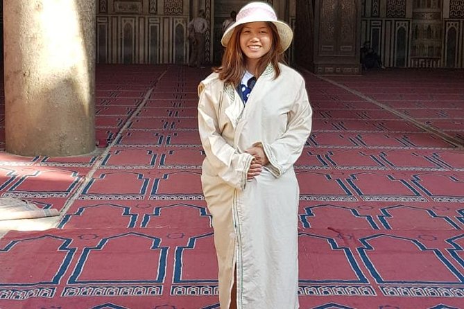 Private Guided Day Tour to the Giza Pyramids, Egyptian Museum, and Al-Hussein Mosque in Cairo - Good To Know