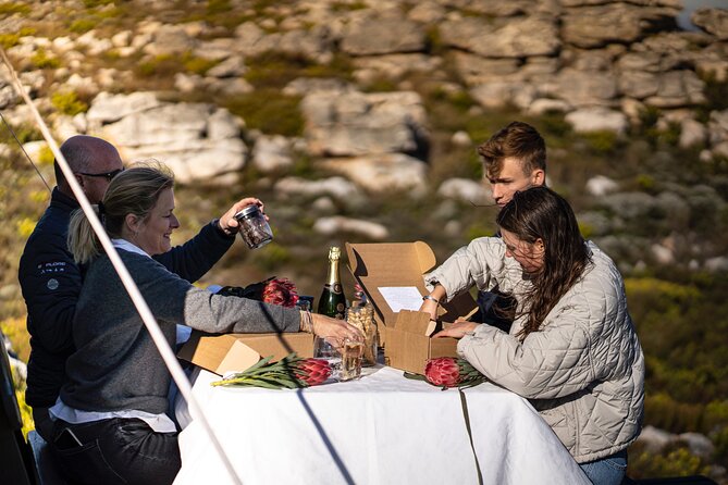 Private Guided Fynbos Mountain Gourmet Picnic in Cape Town - Tour Highlights