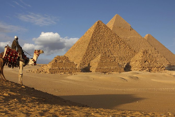 Private Half-Day Guided Tour to Giza Pyramids With Quad Bike and Lunch