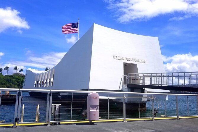 Private Hawaii Pearl Harbor Tours and North Shore (Up to 12 People )
