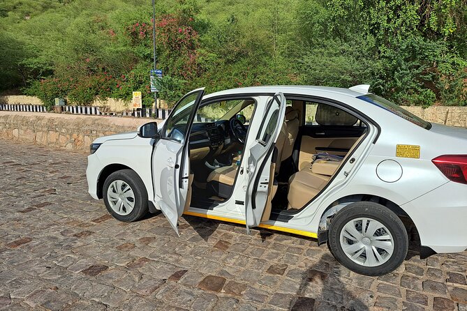 Private Jaipur Arrival Transfer - Airport to Hotel/Accommodation