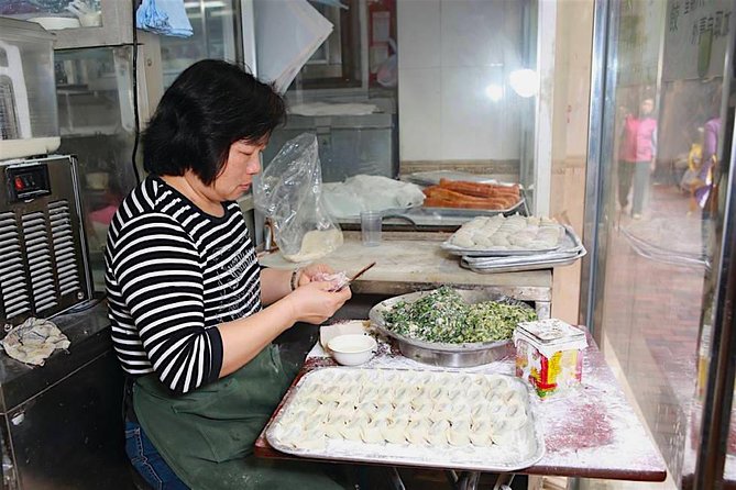 Private Kowloon Michelin Star Street Food & Culture Tour - Good To Know
