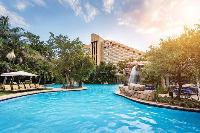 Private Land Rover Transfer to Sun City From Johannesburg and PTA
