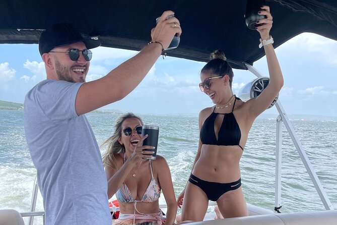 Private Luxury Boat Tour Through the Magical Bay of Cartagena
